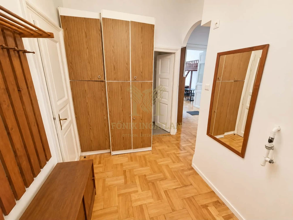 AZONNAL BIRTOKBA VEHETŐ, KIVÉTELES LEHETŐSÉG ÚJLIPÓTVÁROS SZÍVÉBEN!