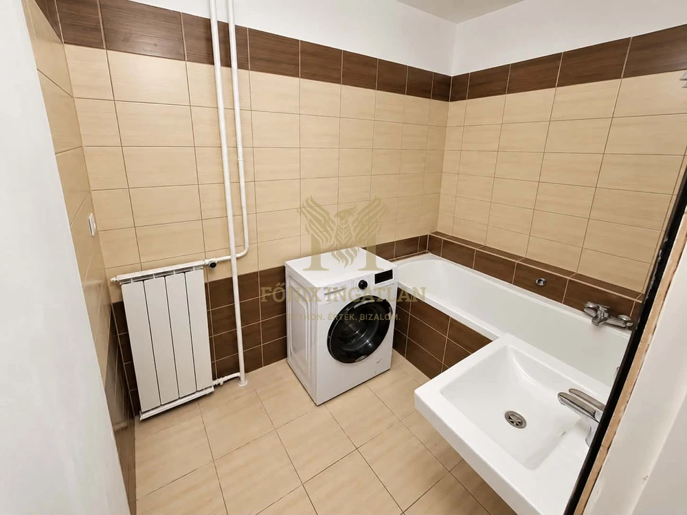 KIADÓ FELÚJÍTOTT, 64 M²-ES, NAPPALI + 2 SZOBÁS LAKÁS ÓBUDÁN!