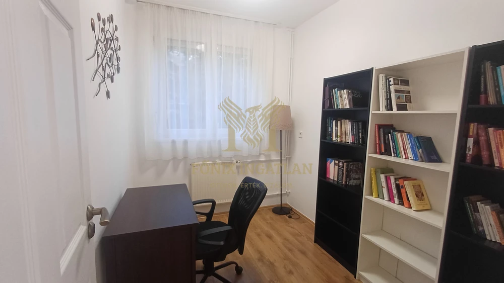 BERKENYE UTCÁBAN FELÚJÍTOTT, NAGY LOGGIÁS LAKÁS ELADÓ!