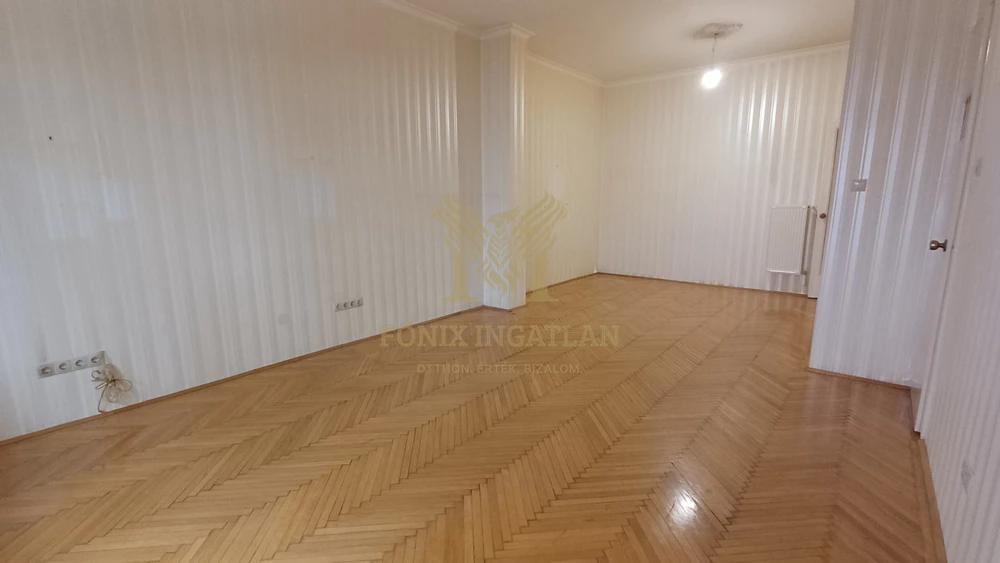 SZENT ISTVÁN PARK KÖZVETLEN KÖZELÉBEN, 2 SZOBA HALLOS, ERKÉLYES LAKÁS ELADÓ, IMPOZÁNS, SZÉP HÁZBAN!