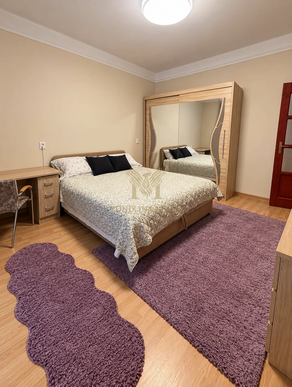 ÖNÁLLÓ CSALÁDI HÁZ ELADÓ DEBRECEN-KEREKESTELEPEN – PARKOSÍTOTT KERTTEL, HANGULATOS PINCÉVEL!