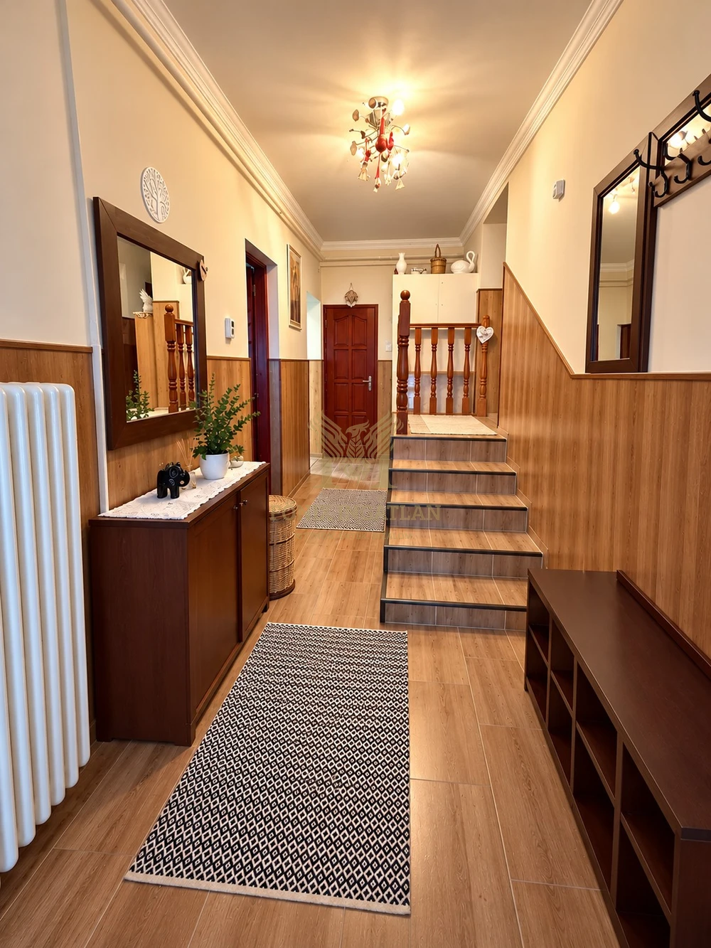ÖNÁLLÓ CSALÁDI HÁZ ELADÓ DEBRECEN-KEREKESTELEPEN – PARKOSÍTOTT KERTTEL, HANGULATOS PINCÉVEL!